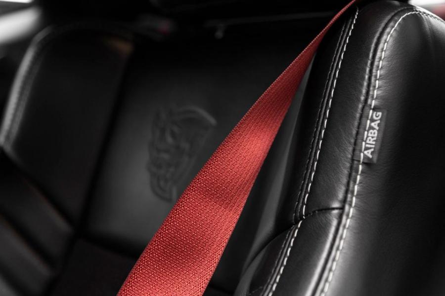 Детали интерьера Dodge Challenger SRT Demon (0914) 2018 года  (NO) (фото 40 из 40)